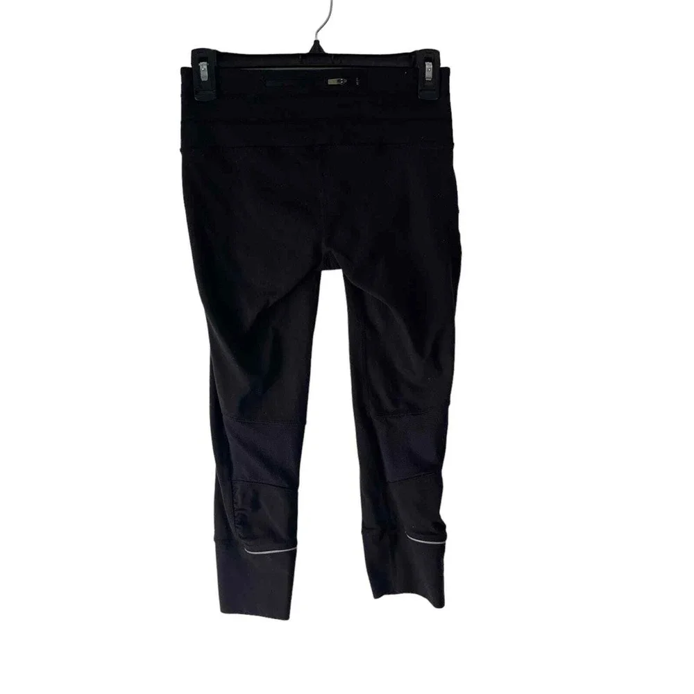 Athleta Women's Size XS Relay Crop‎ Black Yoga Activewear Pants